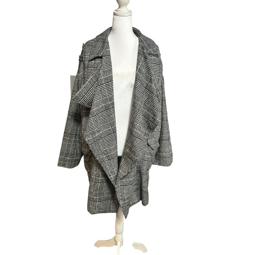 Millau black & white plaid open front long coat